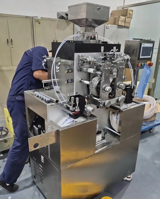 Plunge 1.5mL Accuracy Rolling Softgel Encapsulation Machine Manufacturers With Ф150x50mm Die Roll Size